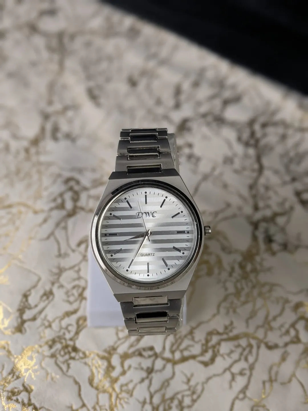 Kronavian Velora™ — Comfort Fit Stainless Steel Watch